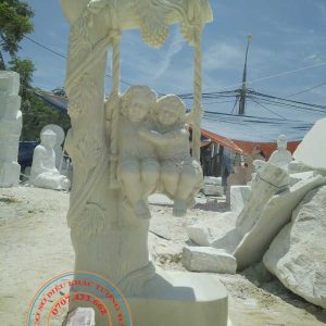 tuong-tre-em-bang-da-ngoi-xich-du