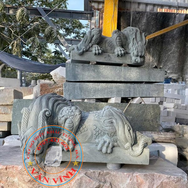 Tượng kỳ Lân bằng đá sa thạch nguyên khối dài 80 cm (KL66)