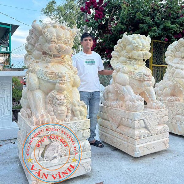 Cặp kỳ Lân bằng đá cẩm thạch vàng cà rốt tự nhiên nguyên khối cao 1,65 mét (KL63)