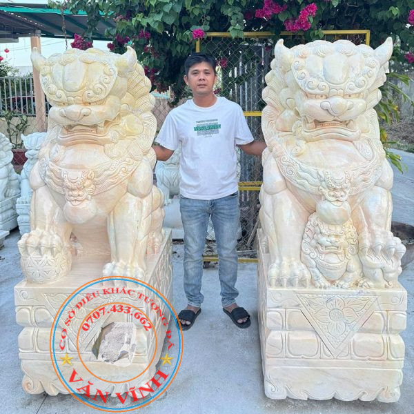 Cặp kỳ Lân bằng đá cẩm thạch vàng cà rốt tự nhiên nguyên khối cao 1,7 mét (KL62)