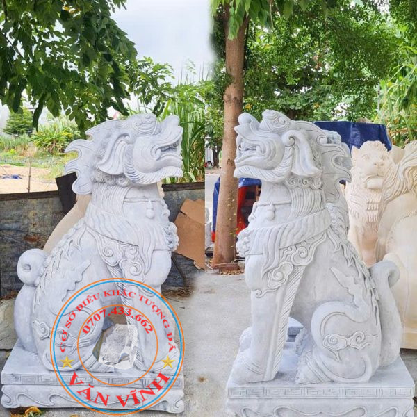 Tượng con Nghê bằng đá xám nhạt cao 80 cm (CN11)