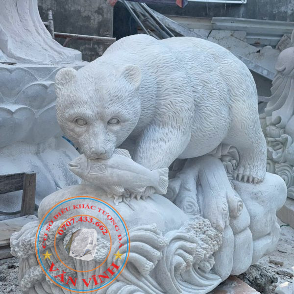 Tượng Gấu Bắc Cực bằng đá tự nhiên nguyên khối